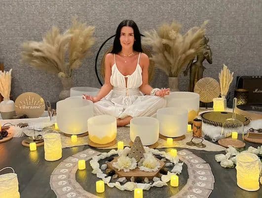 Baño de sonido con cuencos de cristal